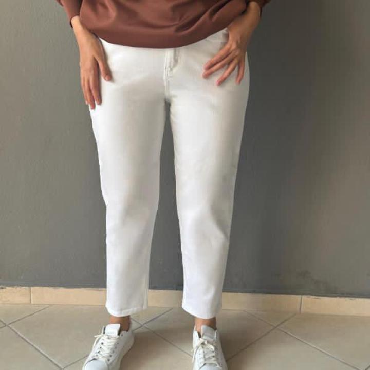 Ultra Esnek Mom Jean ile Konforlu ve Şık Bir Tarz