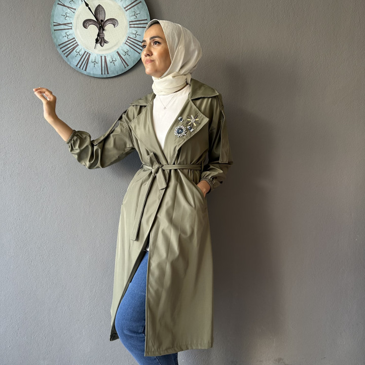 Taş Detaylı Trenç Kot