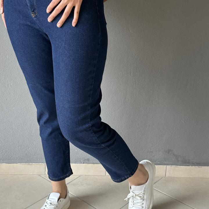 2 Mom Jean Alana Puane Pantolon ile Günlük Tarzınızı Yükseltin.